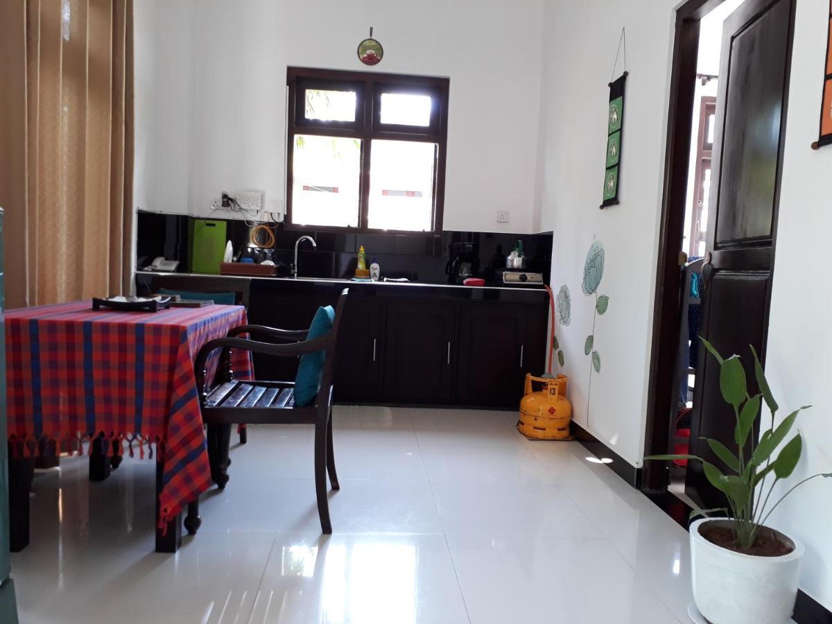 Apna Homestay Apartments Unawatuna Exterior foto
